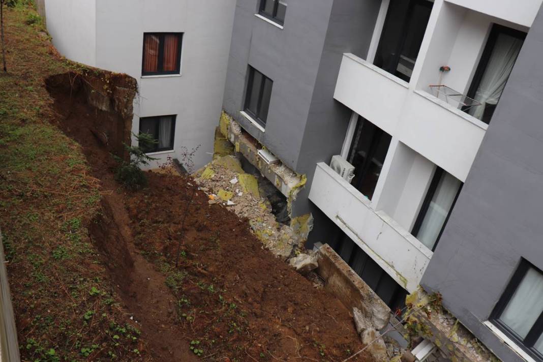 AFAD ekipleri apar topar o kente gitti: Korkunç manzara! 48 daireli apartmandan çığlıklar yükseldi 7